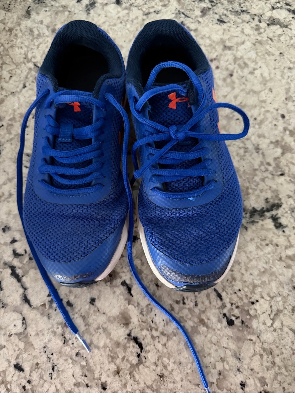 Girls Under Armour Kids Blue and Orange Athletic Sneakers. Size 4.5